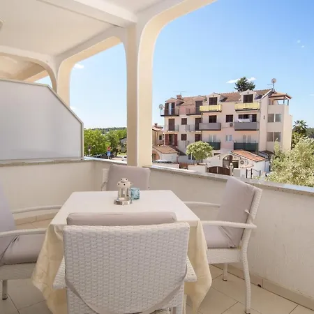 Dora Apartment