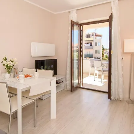 Dora Apartment