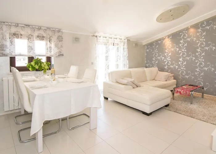 Apartament Dora *